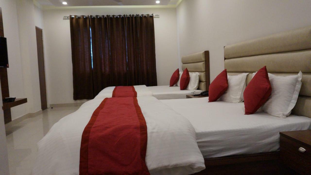 Hotel Aakash Residency Dehradun Zewnętrze zdjęcie