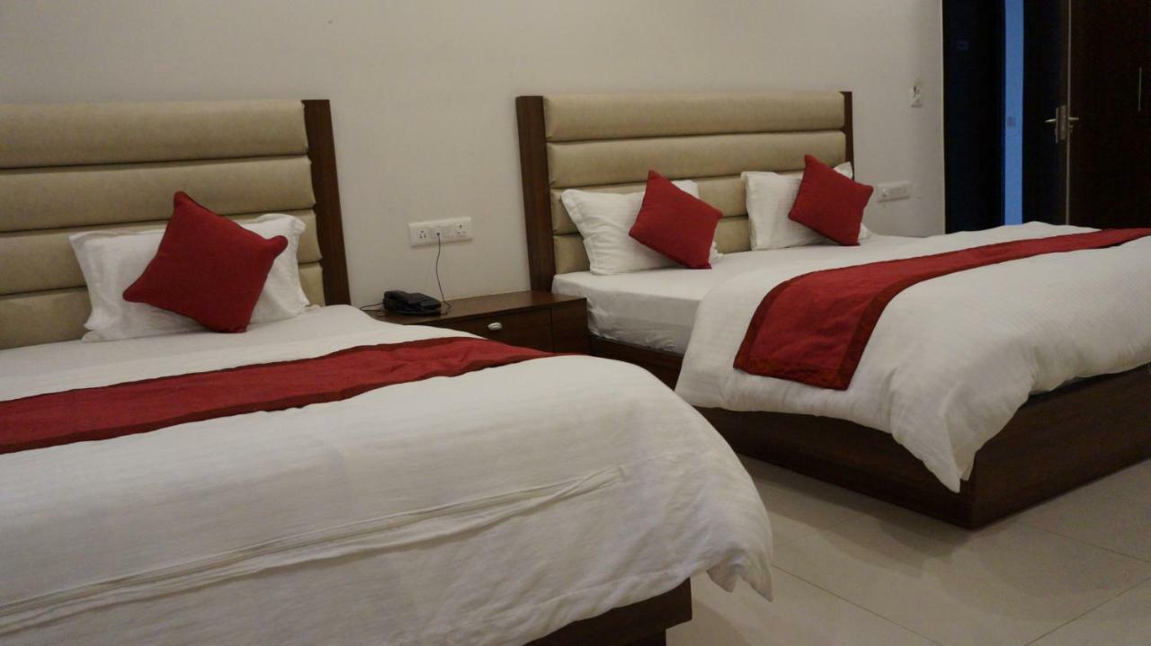 Hotel Aakash Residency Dehradun Zewnętrze zdjęcie